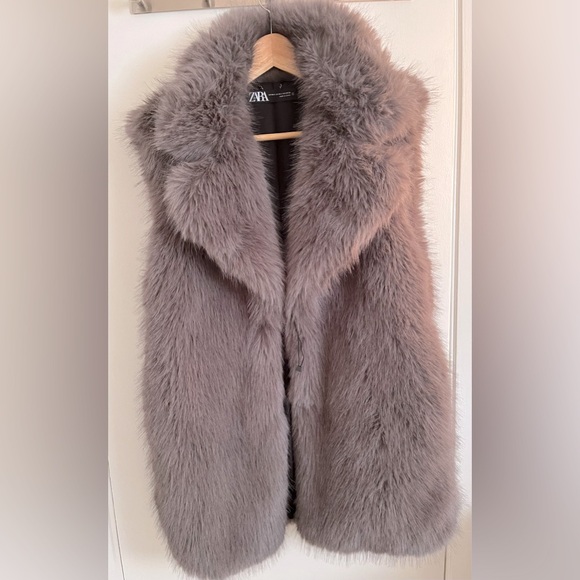 Zara Faux Fur Vest - NWOT - Picture 3 of 6